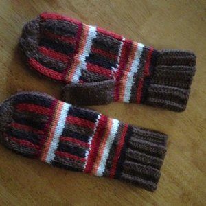 Knit mittens